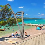 Κάμπινγκ Mobile Lily, Croatia Biograd Na Moru
