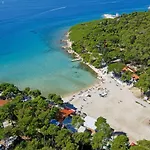 Mobile Lily, Croatia Κάμπινγκ *