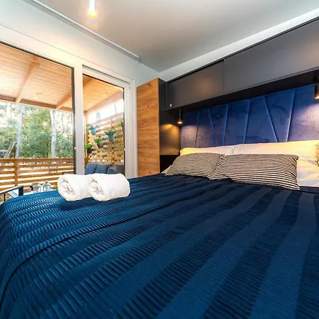 Mobile Lily, Croatia *