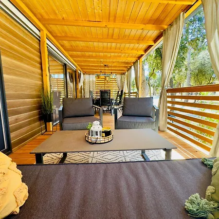 Mobile Lily, Croatia Weißenburg