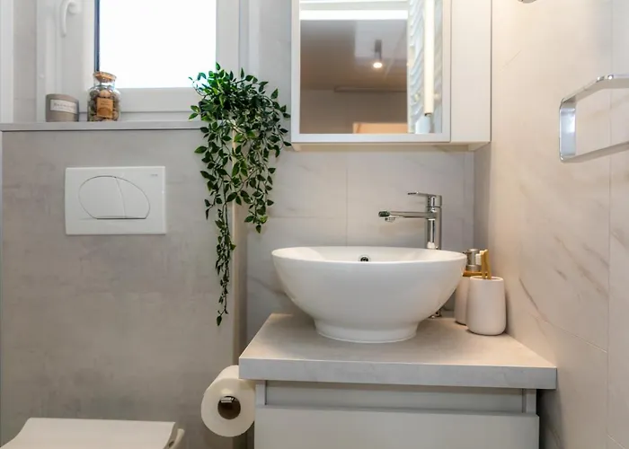 Mobile Lily, Croatia Кемпинг